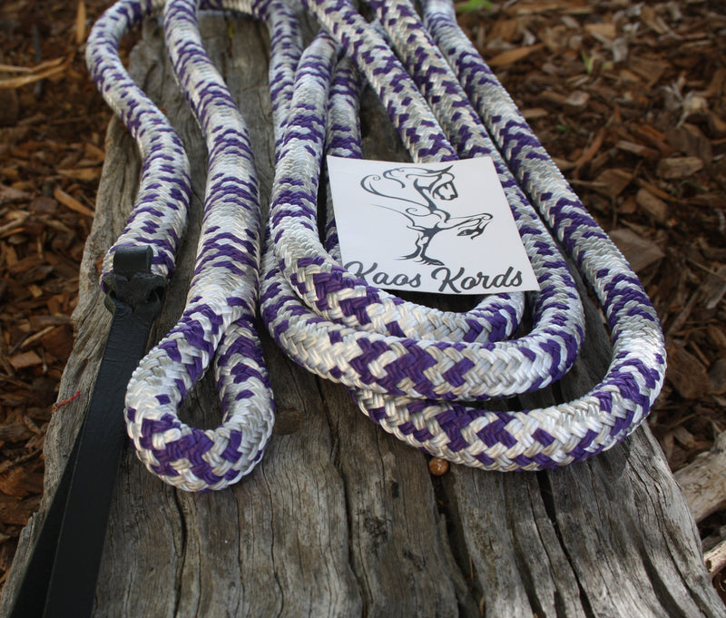 loop on lead rope horse